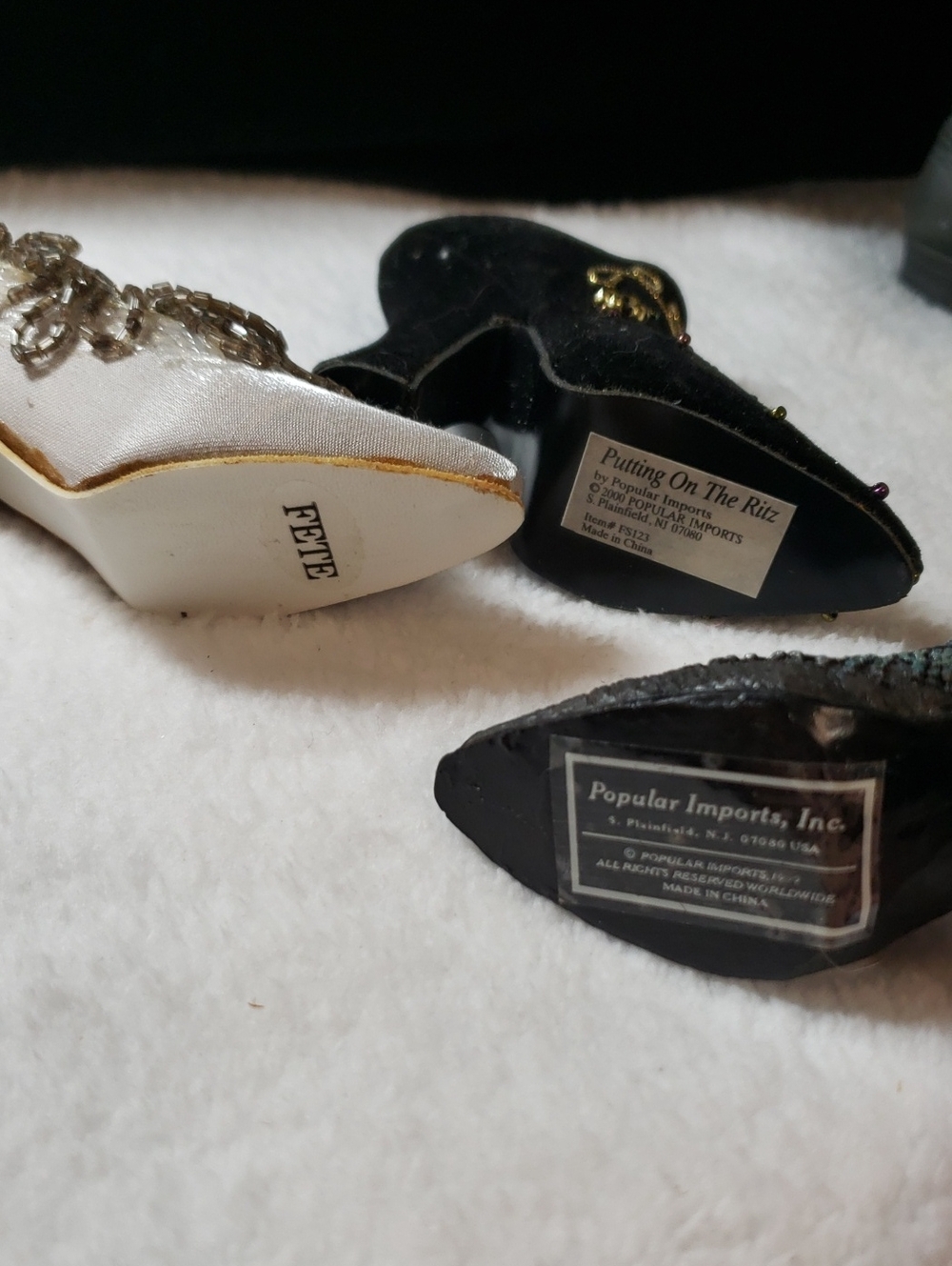 9 RIGHT SHOES - Picture 7 of 16
